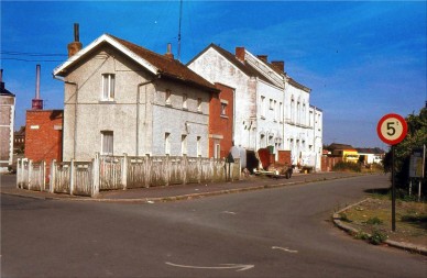 Naast - TH 7804910 R (2).jpg